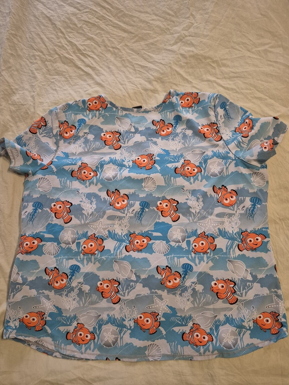 Women's XL  Disney Pixar Nemo Scrub Top - Picture 3 of 4